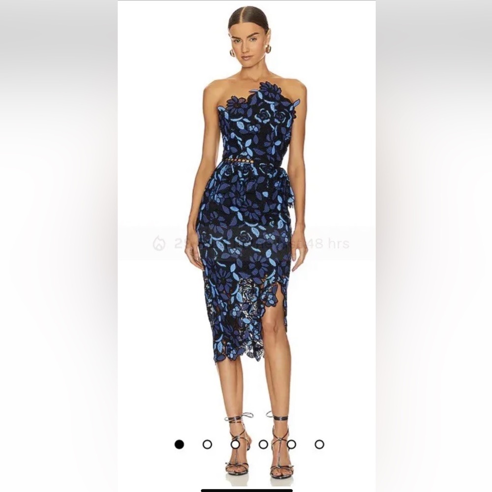Elliatt Bloggers Fave Blue Times Floral Lace Crochet Strapless Dress - Small